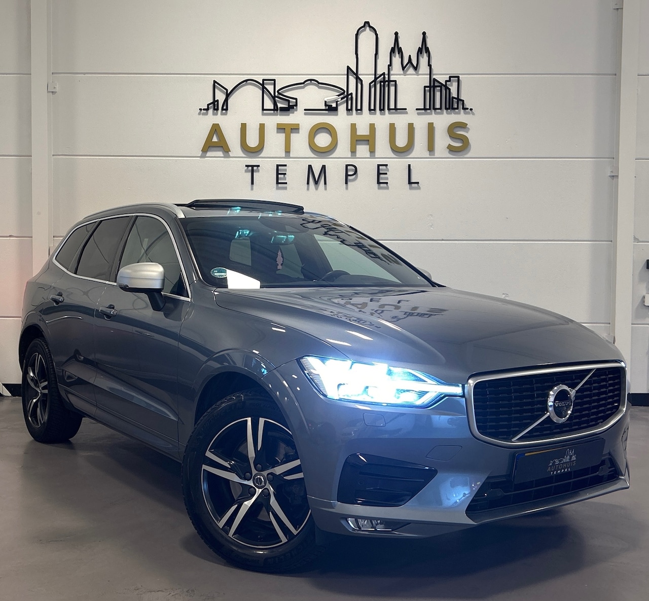 Volvo XC60 - 2.0 D5 AWD R-Design Automaat HUD Pano Trekhaak Climate Cruise Led Stoelverw VOL - AutoWereld.nl