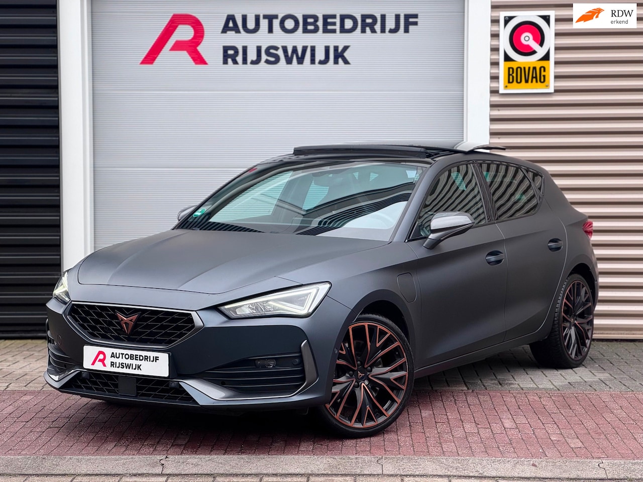 CUPRA Leon Sportstourer - 1.4 e-Hybrid VZ Pano/Memory/Camera - AutoWereld.nl
