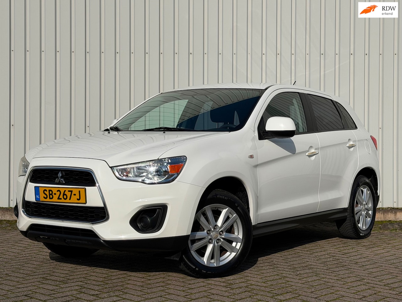 Mitsubishi ASX - 1.6 Cleartec Invite+|Trekhaak|Camera|PDC|Cruise|Carplay|All-season - AutoWereld.nl
