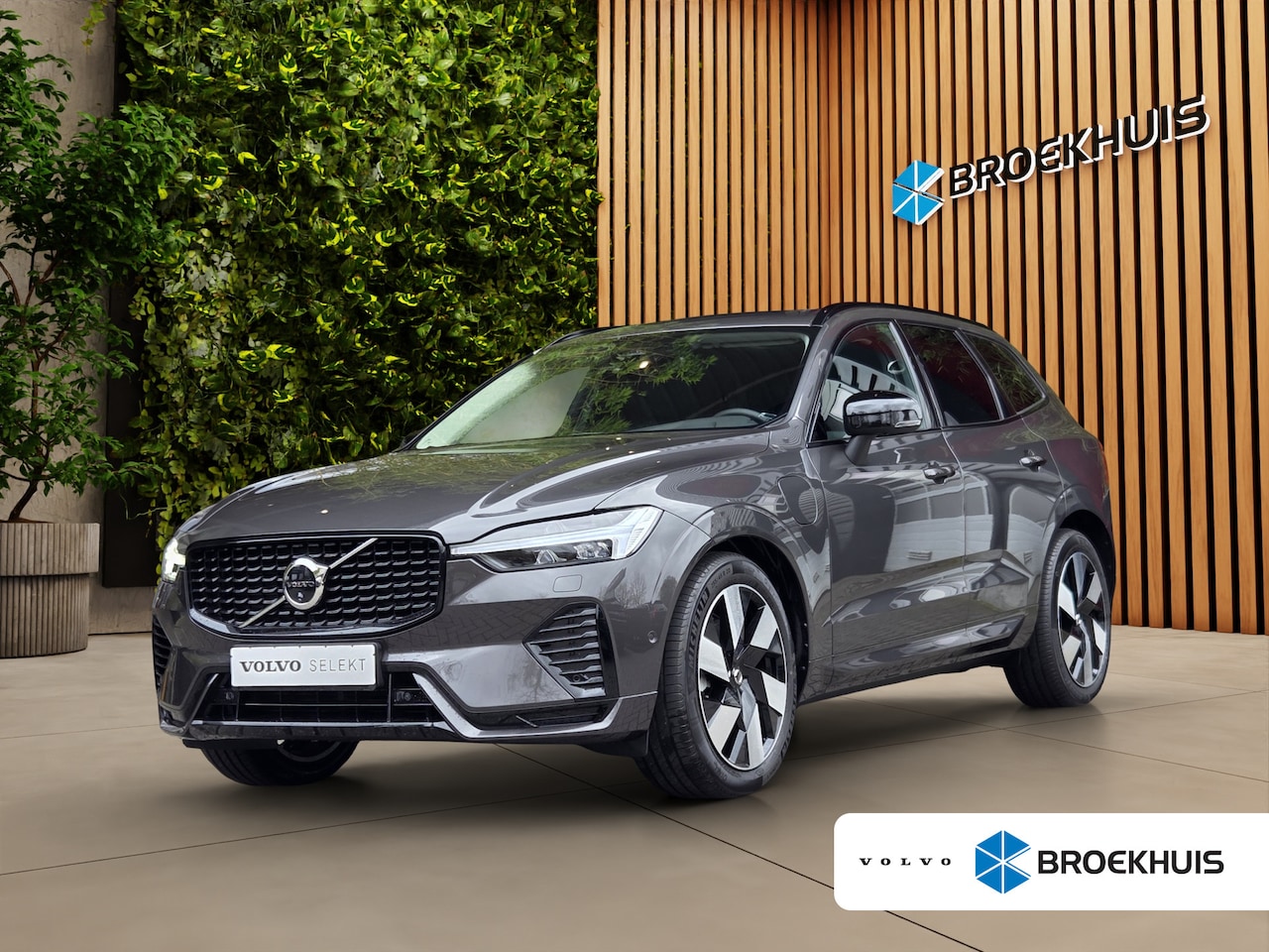 Volvo XC60 - 2.0 T8 AWD R-Design Plug-In Hybrid | Luchtvering | 360 Camera | Harman/Kardon | Panoramada - AutoWereld.nl