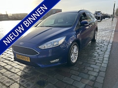 Ford Focus Wagon - 1.0 Lease Edition Navi Airco Trekhaak