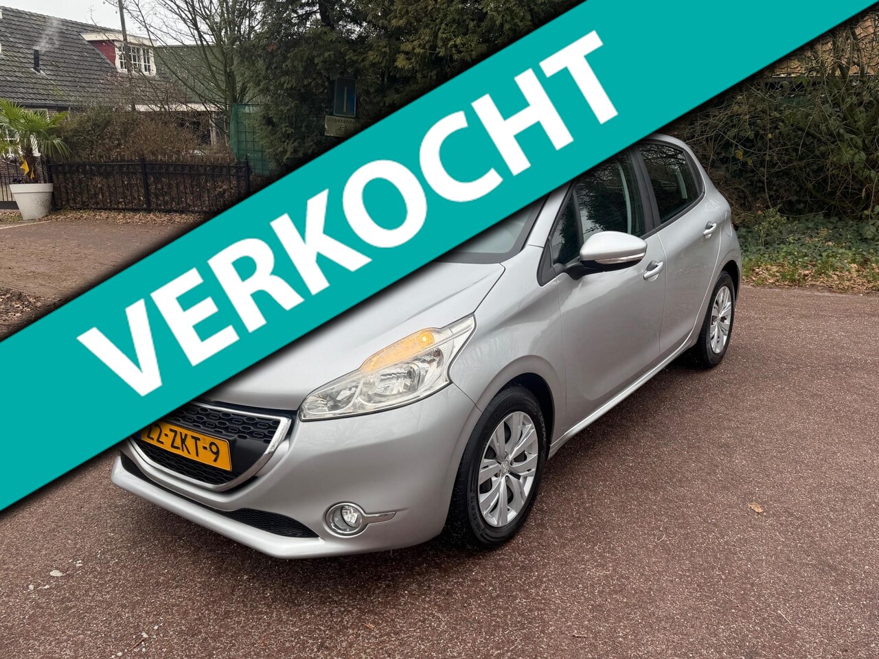 Peugeot 208 - 1.2 VTi Envy / Navi / Airco / NAP / Aux / 5d / Apk - AutoWereld.nl