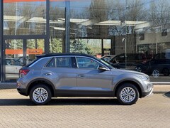 Volkswagen T-Roc - 1.5 TSI Life Business Incl. afleveringsbeurt en 12 maanden BOVAG-garantie | Bi-Color | Dig