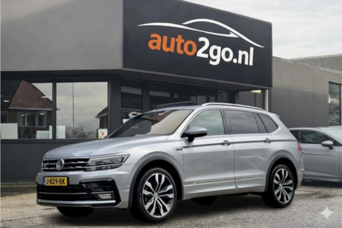 Volkswagen Tiguan Allspace - 1.5 TSI AUT7 HIGHLINE 3X R-LINE 7PERS PANODAK NAVI CAMERA DIGI-DASH APPLE-CARPLAY LED LMV - AutoWereld.nl