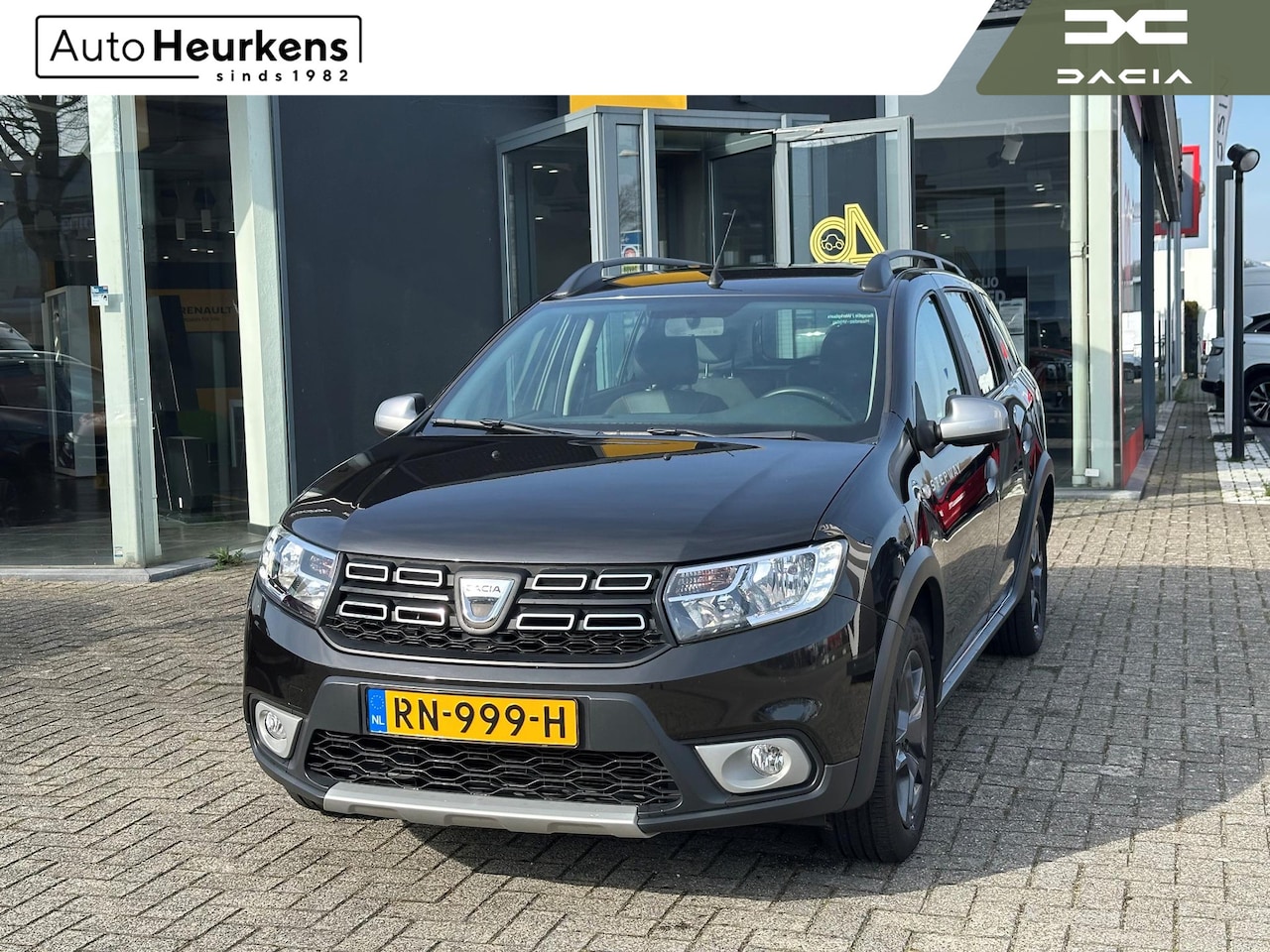 Dacia Logan MCV - TCe 90 Stepway l Origineel NL l 1e-Eigenaar! - AutoWereld.nl