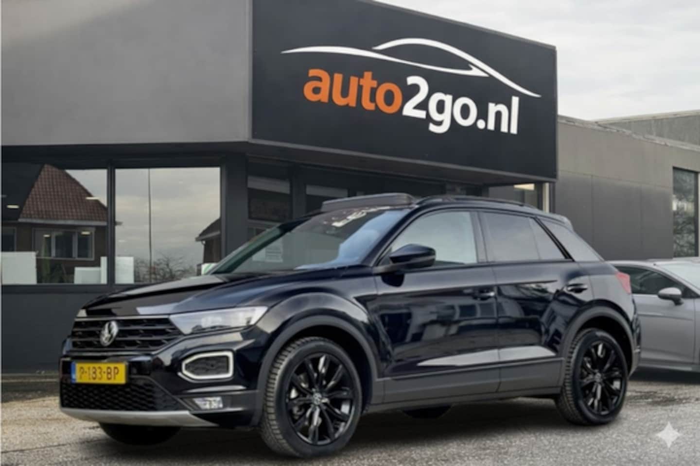 Volkswagen T-Roc - 1.5 TSI AUT7 SPORT BLACK-EDITION PANODAK NAVI CAMERA DIGI-DASH APPLE-CARPLAY LED LMV PDC - AutoWereld.nl