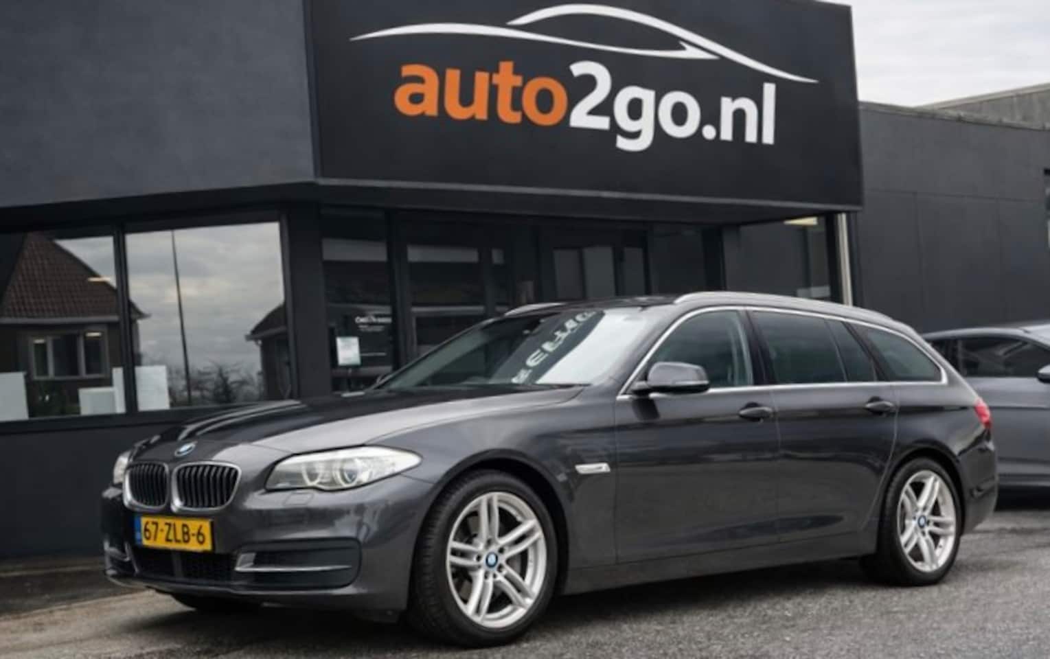 BMW 5-serie Touring - 528i AUT8 HIGH EXECUTIVE SPORTLEDER NAVI AIRCO LMV PDC - AutoWereld.nl
