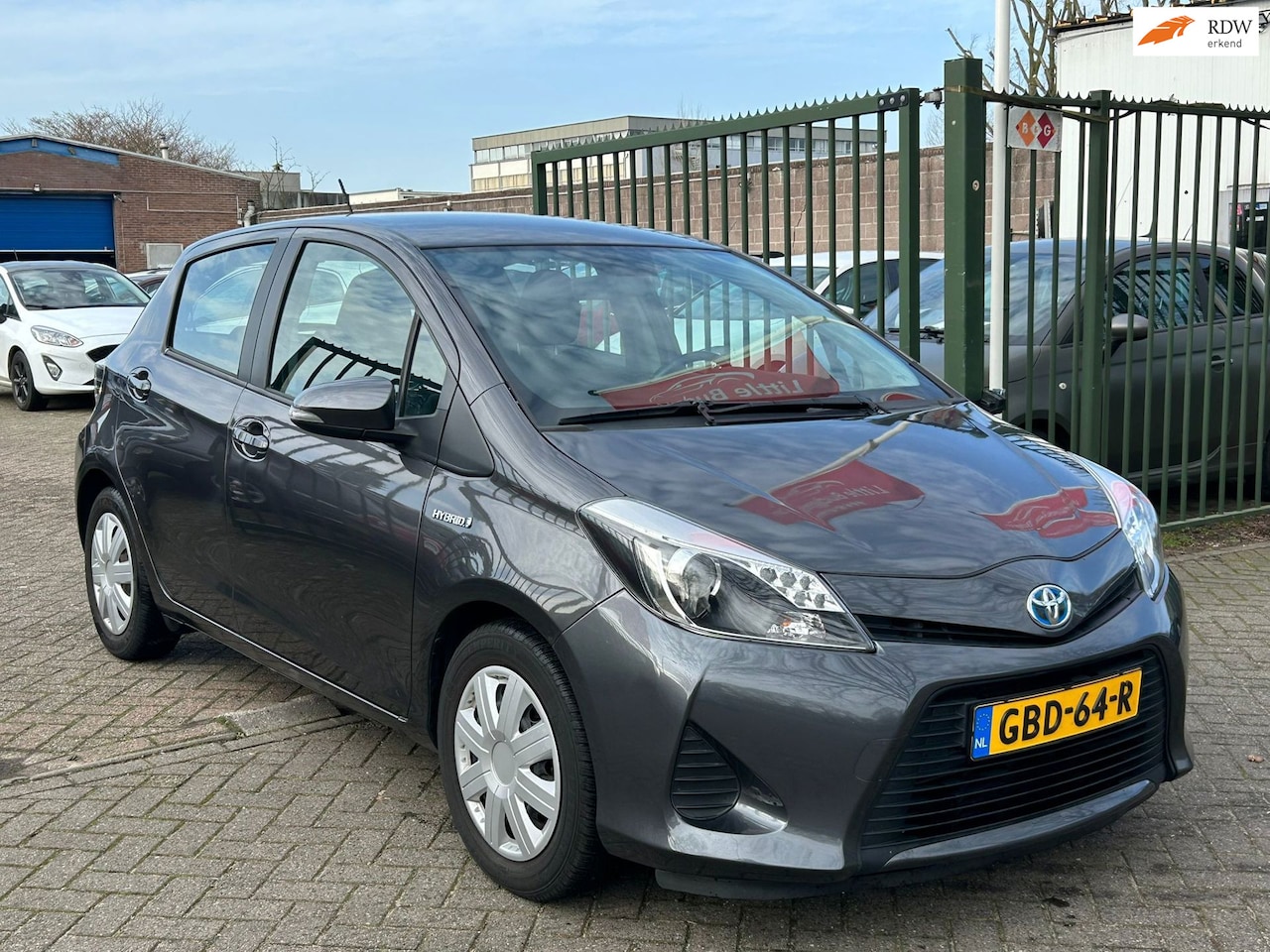 Toyota Yaris - 1.5 Full Hybrid Aspiration Automaat 1e eigenaar dealer onderhouden achteruit camera naviga - AutoWereld.nl