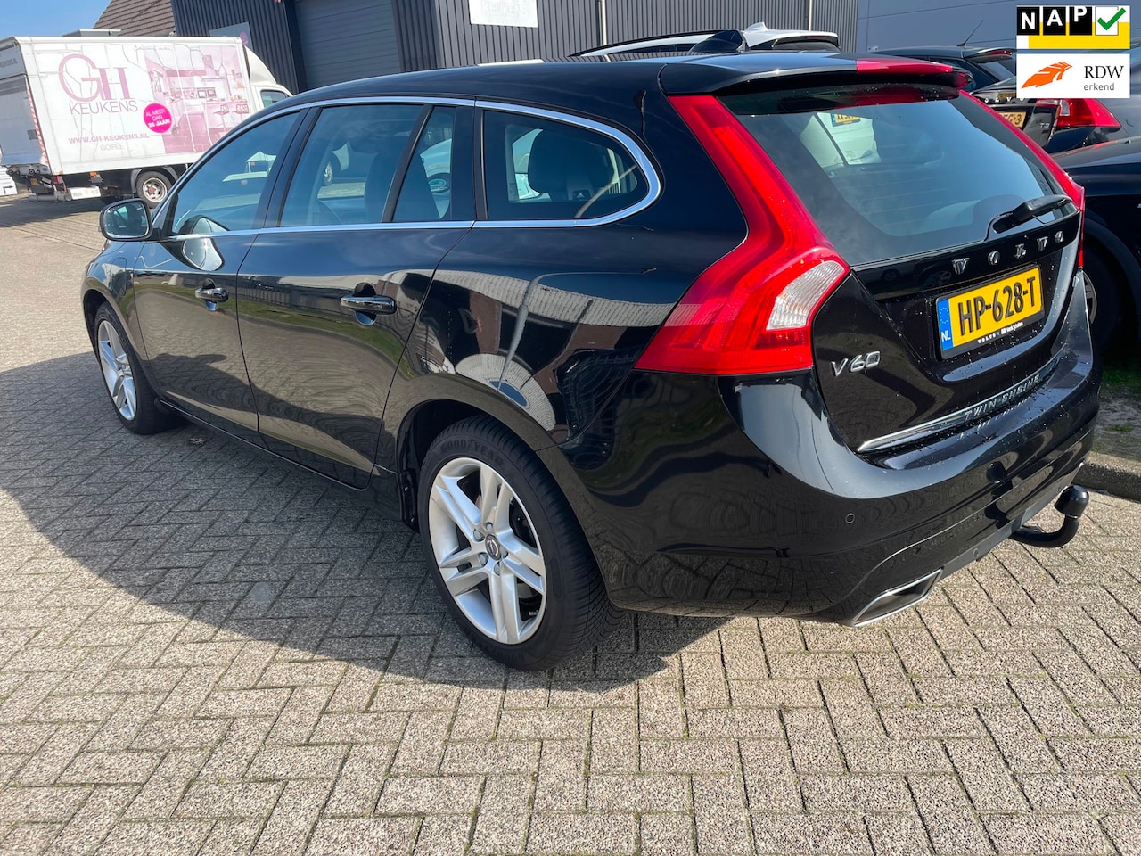 Volvo V60 - 2.4 D6 Twin Engine Momentum Garantie - AutoWereld.nl