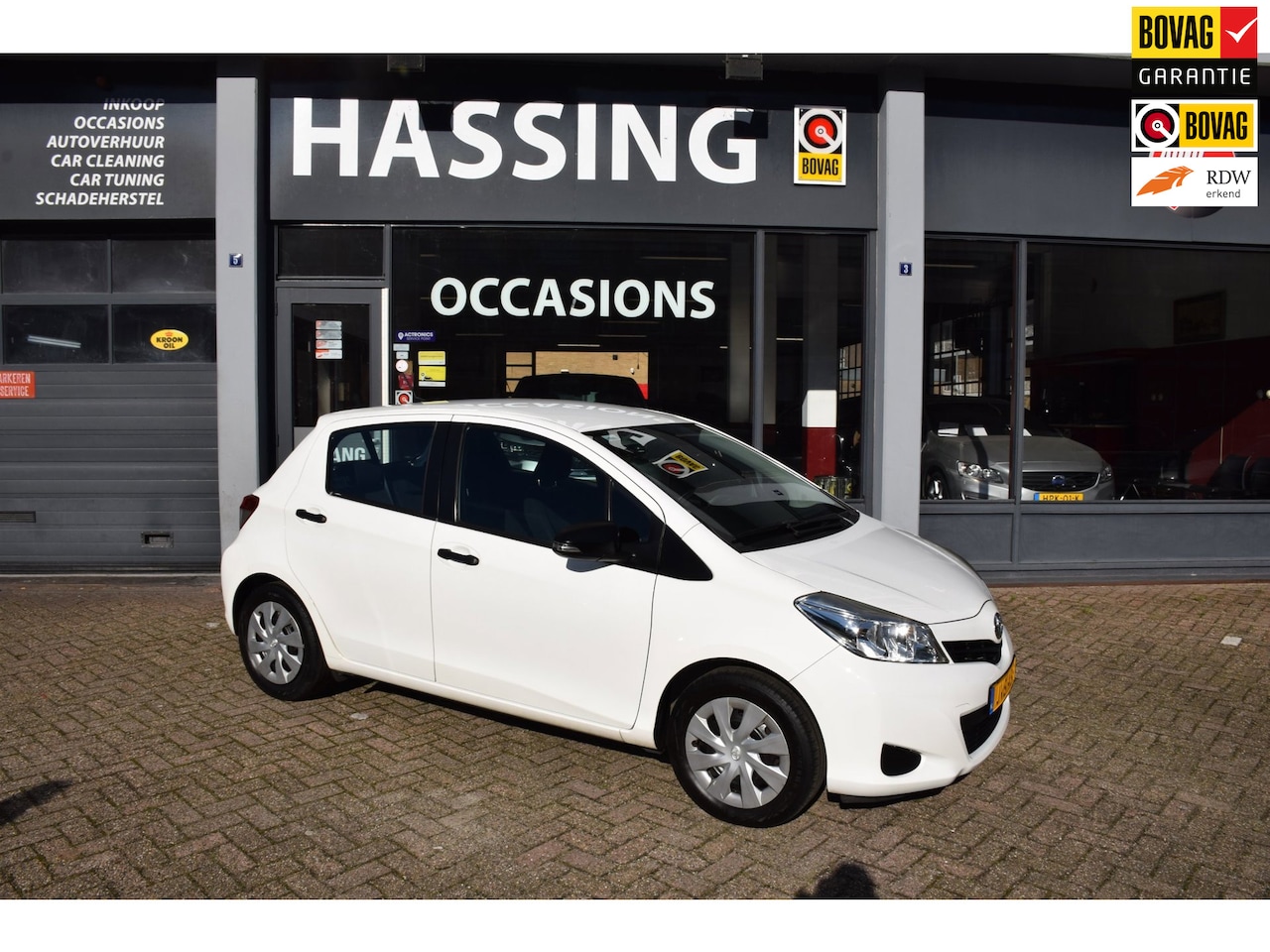 Toyota Yaris - 1.0 VVT-i Aspiration 1.0 VVT-i Aspiration, Airco, Electrische ramen en spiegels, Cent. deur vergrendeling, Radi - AutoWereld.nl