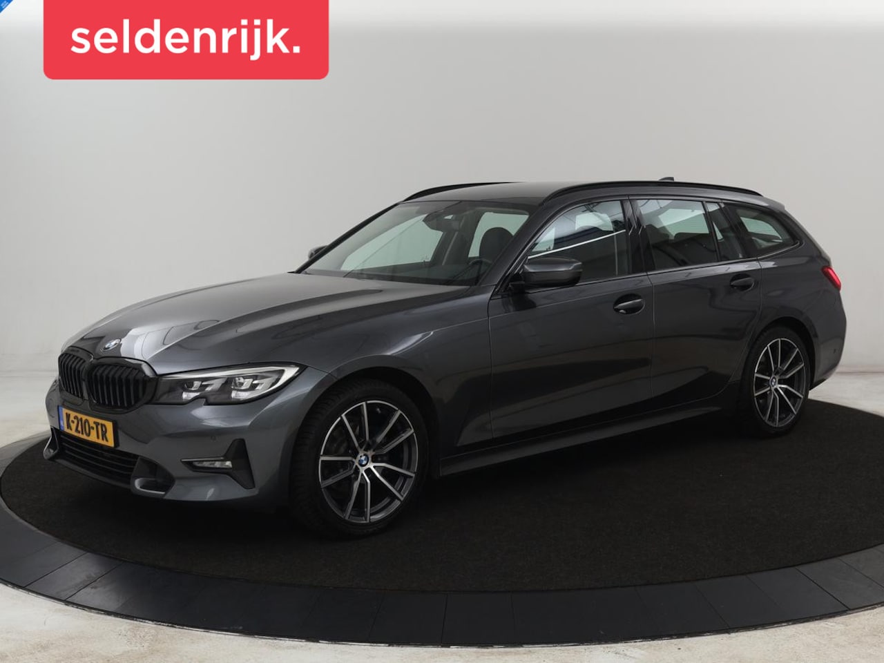 BMW 3-serie Touring - 318i Sport Line | Sportstoelen | Half leder | Live Cockpit | Carplay | Navigatie | Sfeerve - AutoWereld.nl