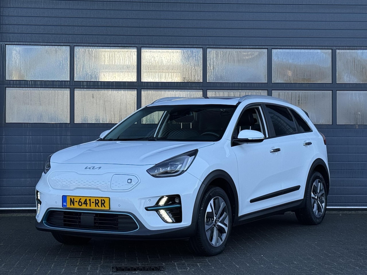 Kia e-Niro - DYNAMICPLUSLINE 64 KWH I TREKHAAK I 100% SOH I 3-FASE I APPLE CARPLAY I P-CAMERA I ADAPTIV - AutoWereld.nl
