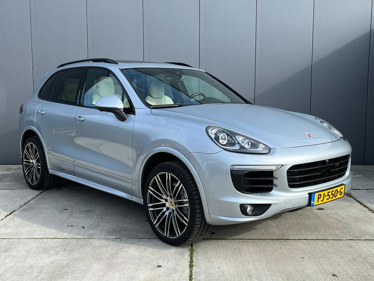 Porsche Cayenne - 3.6 S Platinum Edition | 1e Eigenaar | Bose | Luchtvering | NL Auto | Panoramadak | - AutoWereld.nl