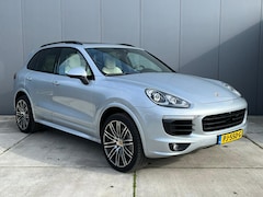 Porsche Cayenne - 3.6 S Platinum Edition | 1e Eigenaar | Bose | Luchtvering | NL Auto | Panoramadak |