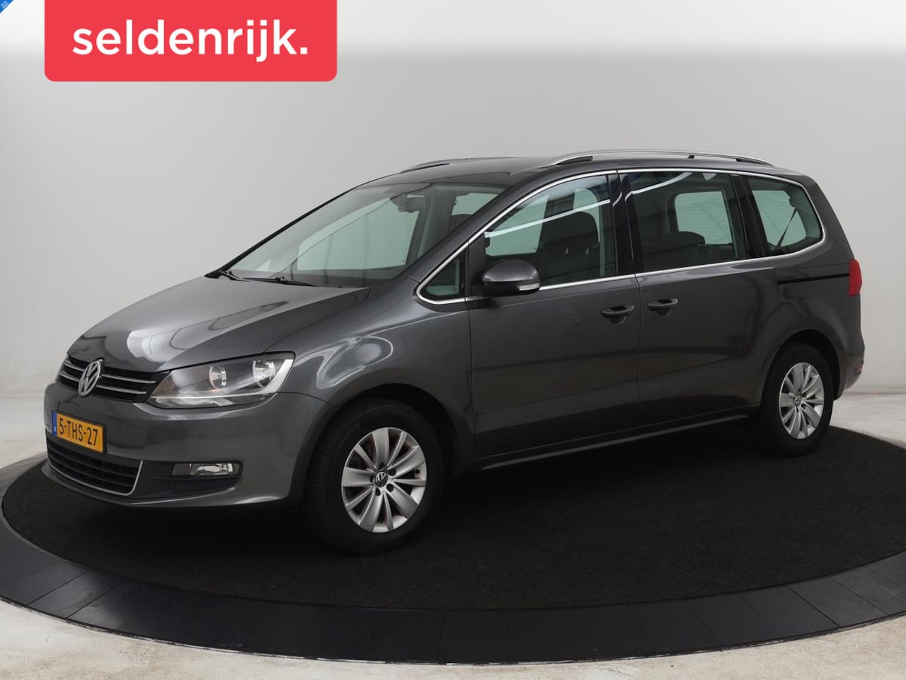 Volkswagen Sharan - 1.4 TSI Comfortline Edition 7 Persoons | Trekhaak | Camera | Climate control | Parkeerhulp - AutoWereld.nl