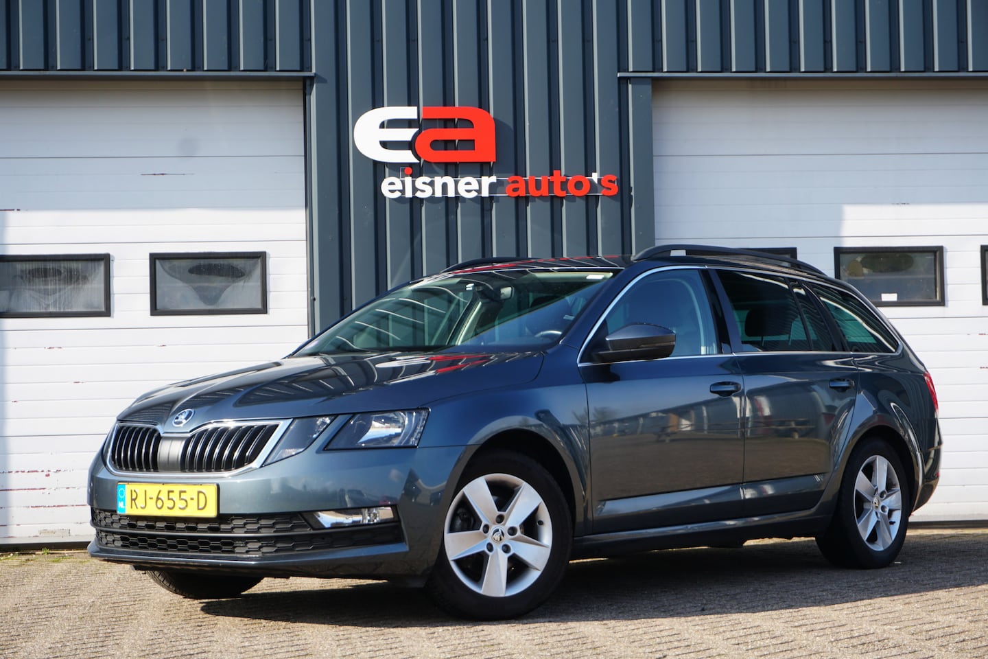 Skoda Octavia Combi - 1.0 TSI Greentech Ambition | TREKHAAK | STOELVERW. | HALF LEDER | - AutoWereld.nl