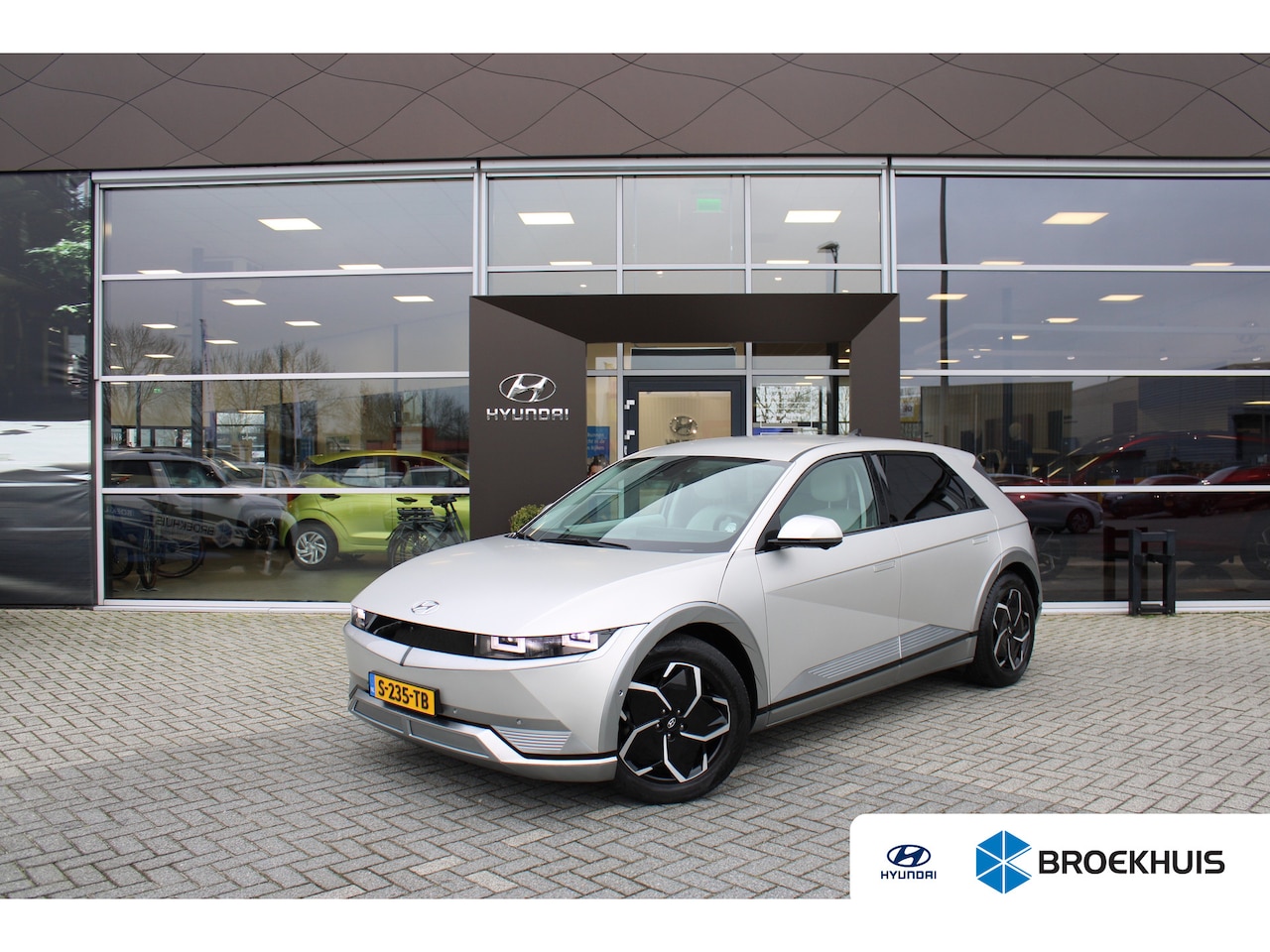 Hyundai IONIQ 5 - | IONIQ5 | HUD | Trekhaak | Alarmklasse 1 | 360 camera | Electrische stoelen met geheugen - AutoWereld.nl