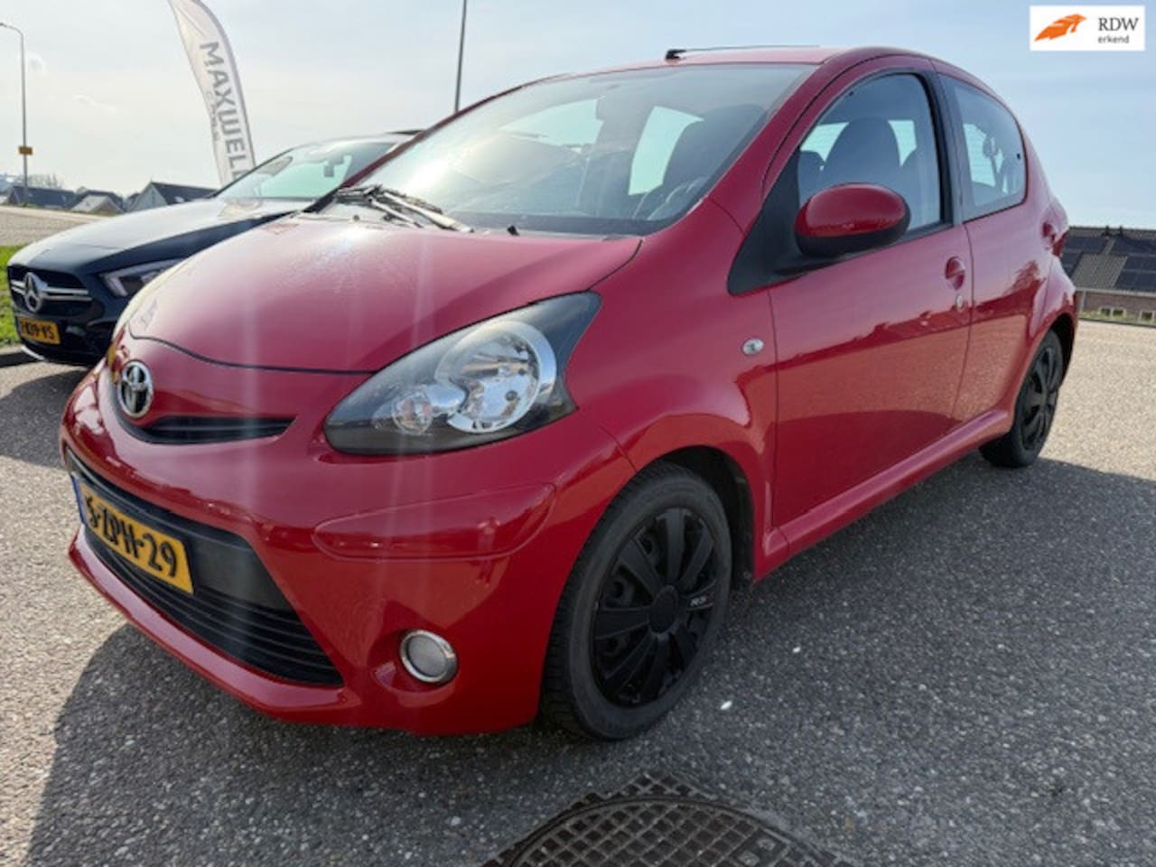 Toyota Aygo - 1.0 VVT-i Now Airco Bluetooth APK Elek.pakket - AutoWereld.nl