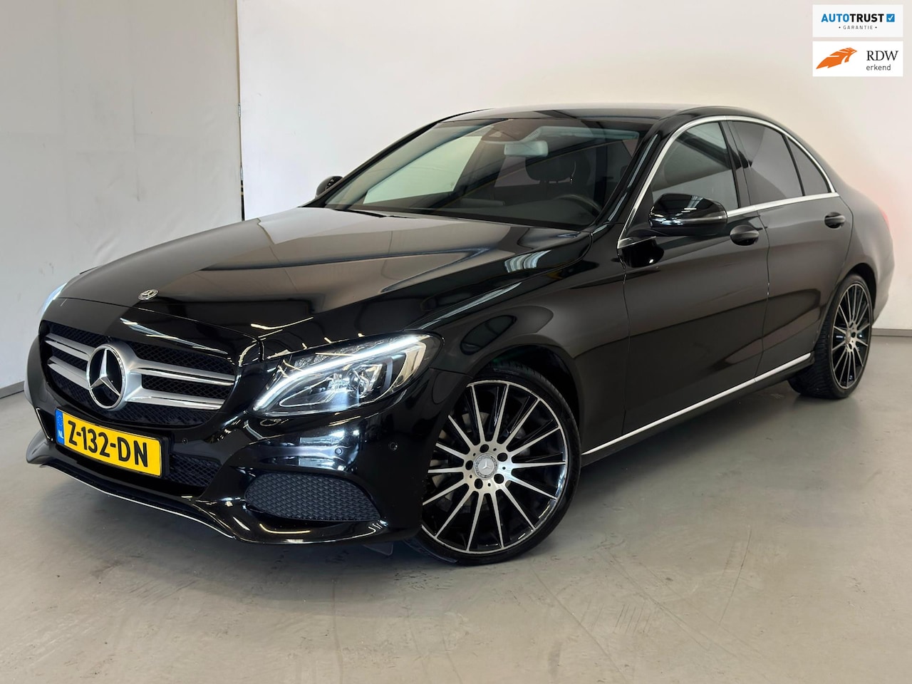 Mercedes-Benz C-klasse - 180 / Sfeerverlichting / Stoelverwarming - AutoWereld.nl