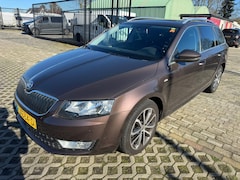 Skoda Octavia Combi - 1.6 TDI Greentech Edition Businessline