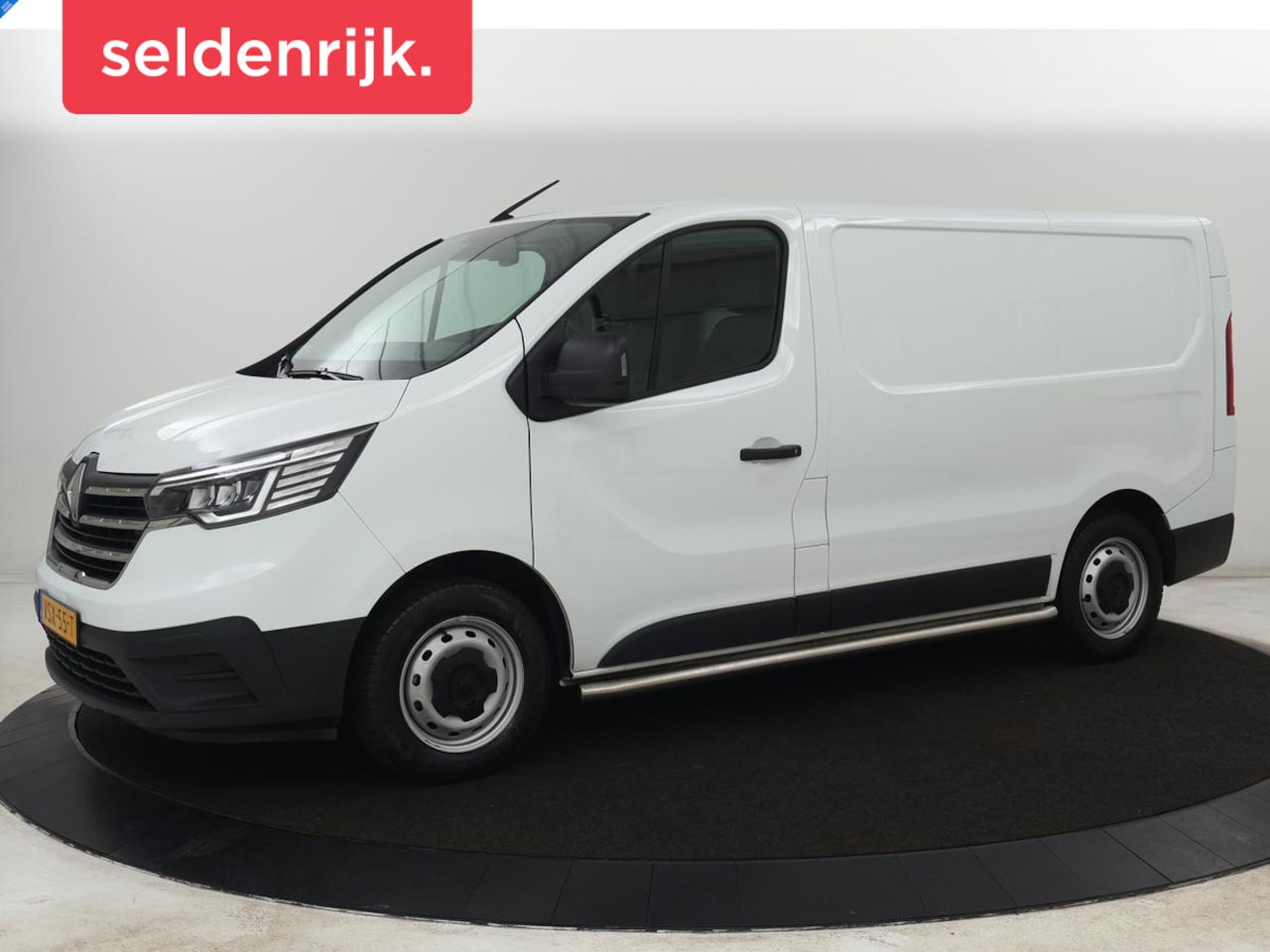 Renault Trafic - 2.0 dCi T29 L1H1 Comfort | Trekhaak | Airco | Bluetooth | Parkeerhulp | Camera | Cruise co - AutoWereld.nl