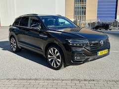 Volkswagen Touareg - 3.0 TSI R-Line TamarindBrown 360 cam pano trekhaak massage Night Vision luchtvering