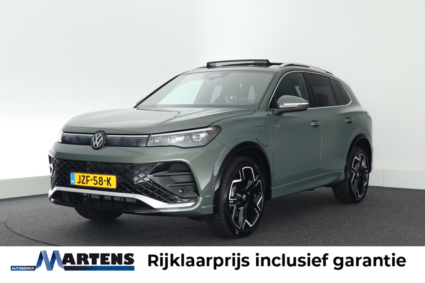 Volkswagen Tiguan - 1.5 272pk eHybrid R-Line Edition Trekhaak Camera Keyless Massage Virtual Cockpit Panoramad - AutoWereld.nl