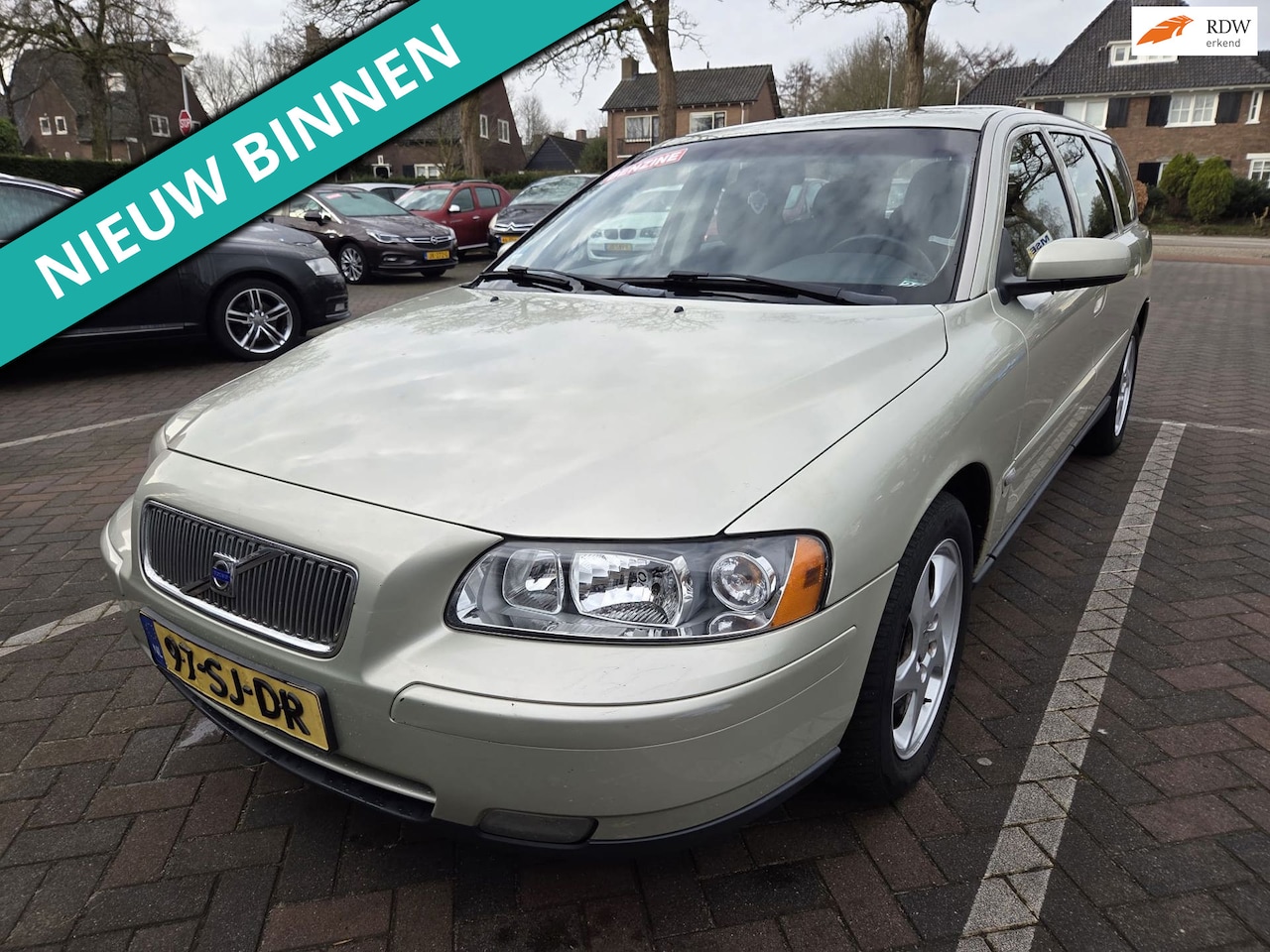 Volvo V70 - 2.4 Edition I LEUKE AUTO RIJDT EN SCHAKELT GOED - AutoWereld.nl