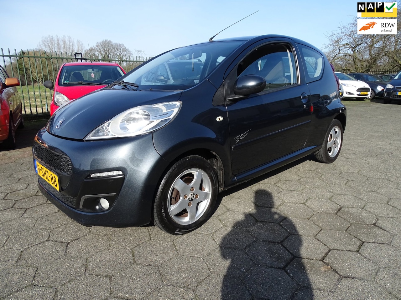 Peugeot 107 - 1.0 Active AUTOMAAT/AIRCO/LMV/PDC - AutoWereld.nl