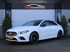 Mercedes-Benz A-klasse - 250 e AMG Pano | Widescreen | Sfeerverlichting | Camera | Multispaak 19" | Dealer Onderhou