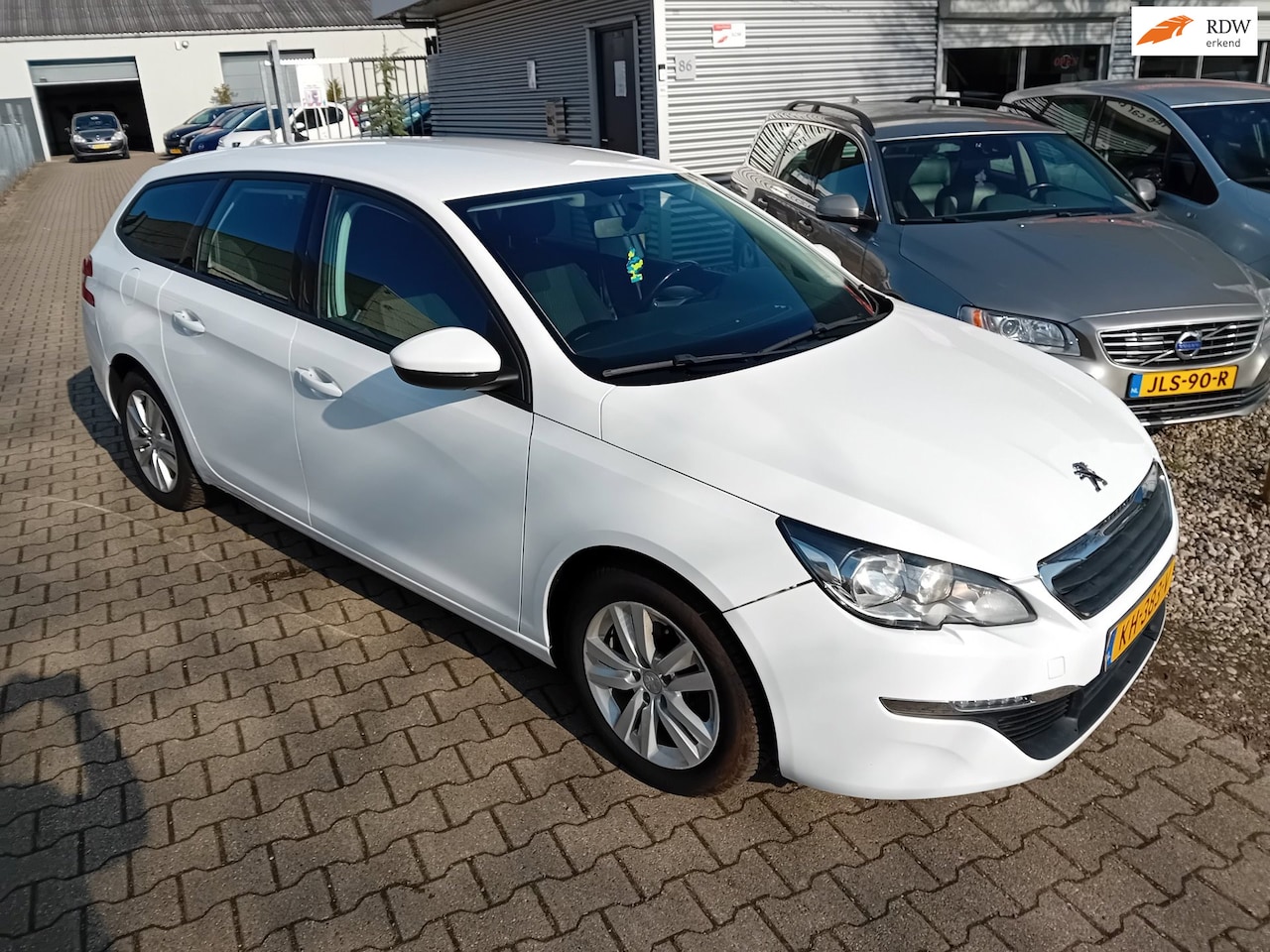 Peugeot 308 SW - 1.2 PureTech Blue Lease 1.2 PureTech Blue Lease - AutoWereld.nl