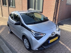 Toyota Aygo - 1.0 VVT-i x-fun 15000km +boekjes als nieuw