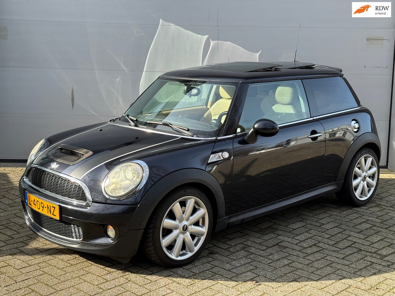 MINI Cooper S - Mini 1.6 l Pano l Automaat l Cruise l Climate l Xenon l Stoelverwarming l - AutoWereld.nl