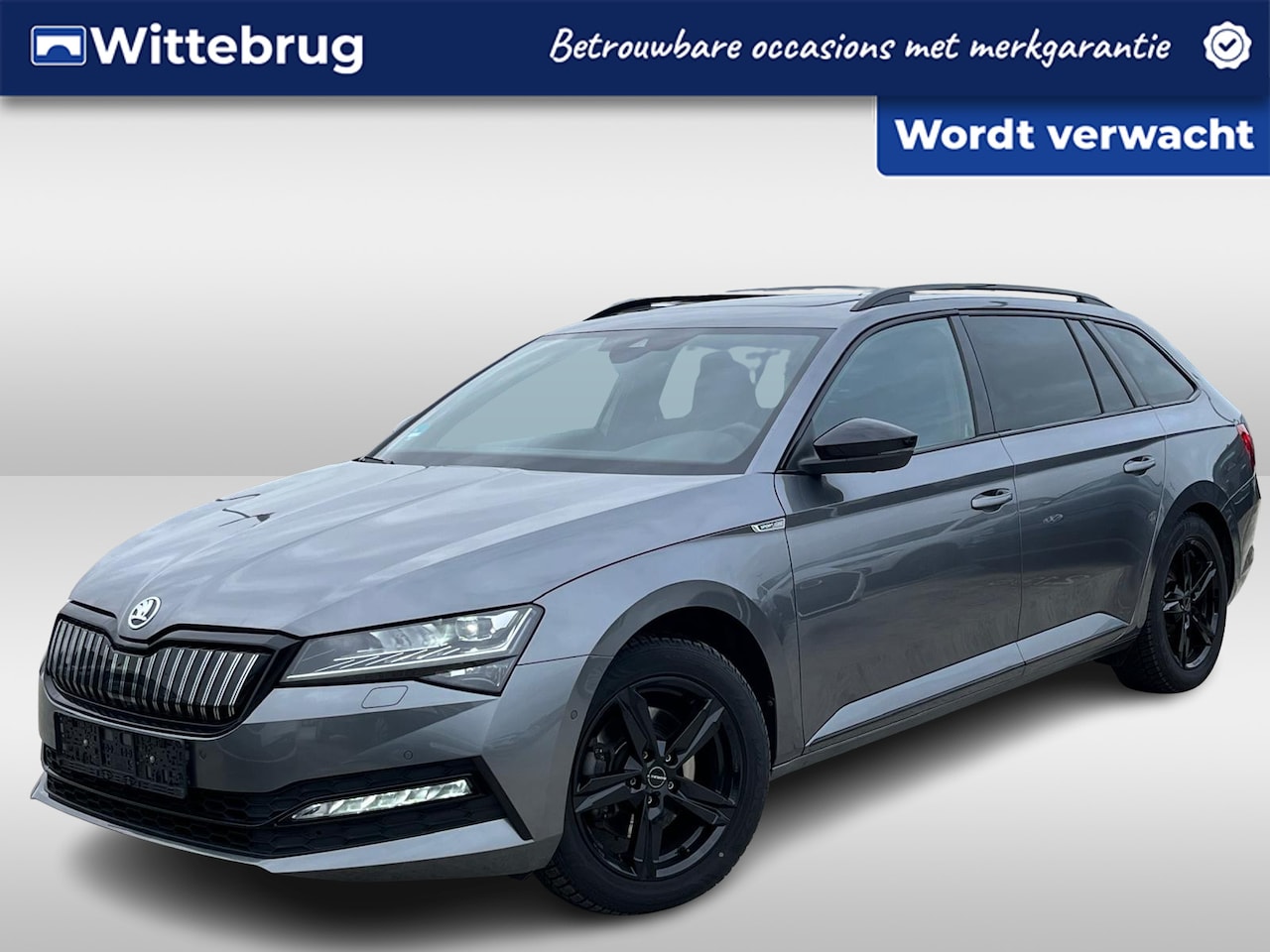 Skoda Superb Combi - 1.4 TSI iV DSG Sportline Business / Panorama dak / Trekhaak / Geheugen stoel / 19'' LMV - AutoWereld.nl