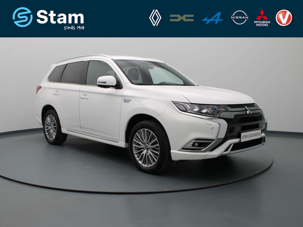 Mitsubishi Outlander - 2.4 PHEV Intense+ 225pk 360° Camera | Cruise | Parkeersens. v+a | Stoel-/stuurverw. - AutoWereld.nl
