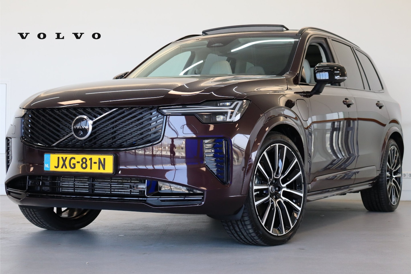 Volvo XC90 - T8 AWD 455PK Ultra Dark 22" | Luchtvering | B&W | Massage/ventilatie | Trekhaak - AutoWereld.nl