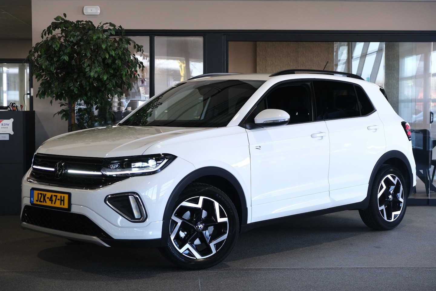 Volkswagen T-Cross - 1.5 TSI 2x R-Line 150PK DSG Facelift Navi Led Virtual Cam Trekhaak ACC - AutoWereld.nl