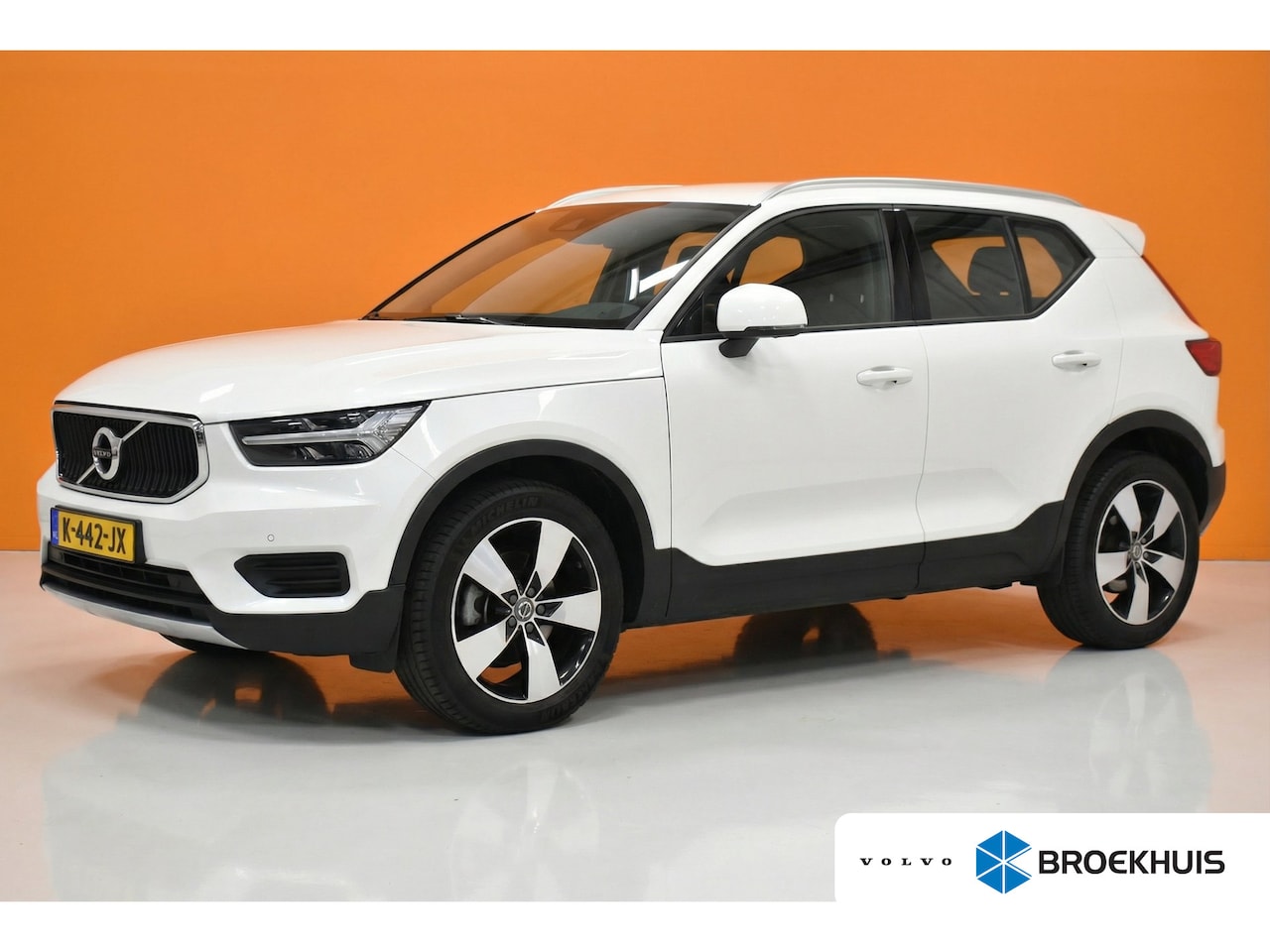 Volvo XC40 - 1.5 T2 Business Pro | Lichtmetalen velgen 5-spaaks 19" | Rijstrooksensor met correctie - AutoWereld.nl