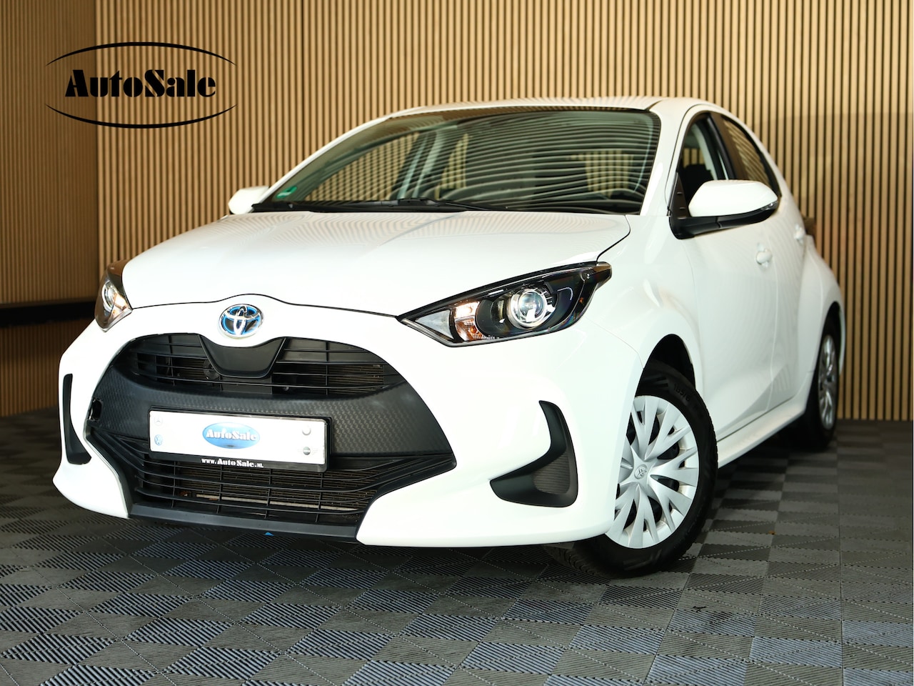 Toyota Yaris - 1.5 Hybrid Business Plus CARPLAY CLIMA CRUISE LANE "22 - AutoWereld.nl