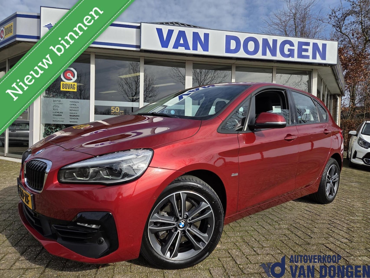 BMW 2-serie Active Tourer - 220i Executive Automaat | Sport Line | Trekhaak / Dealer onderh. - AutoWereld.nl