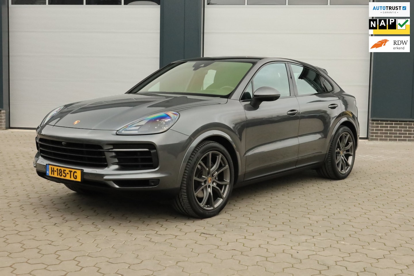 Porsche Cayenne Coupé - 3.0 E-Hybrid 4Wiel Sturing Pano Bose Memory Chrono Camera - AutoWereld.nl