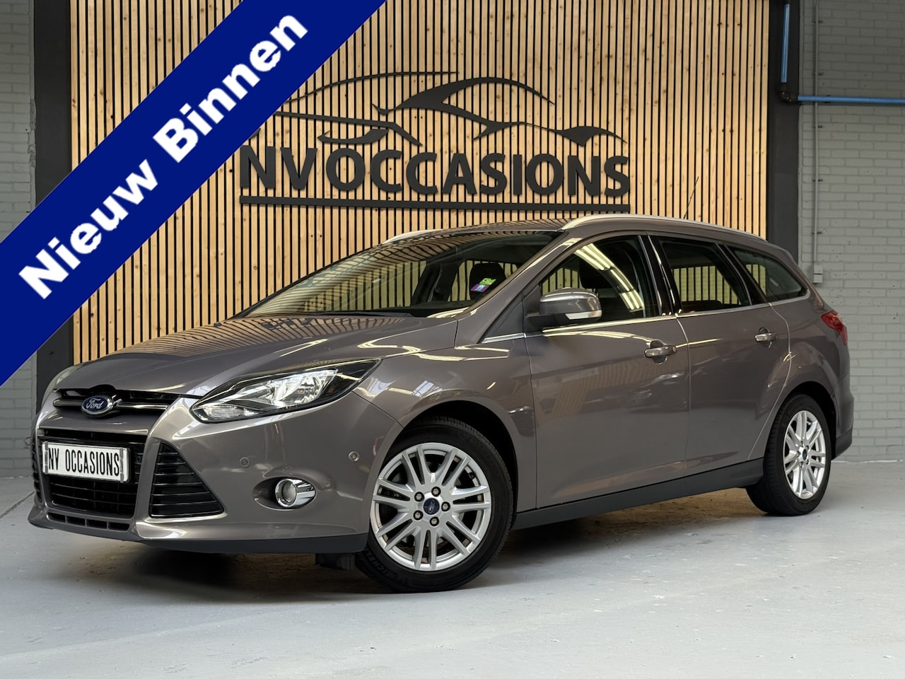 Ford Focus Wagon - 1.6 EcoBoost Titanium 150PK/PDC/STOELVW/16"LV/NETTE STAAT/VOL! - AutoWereld.nl