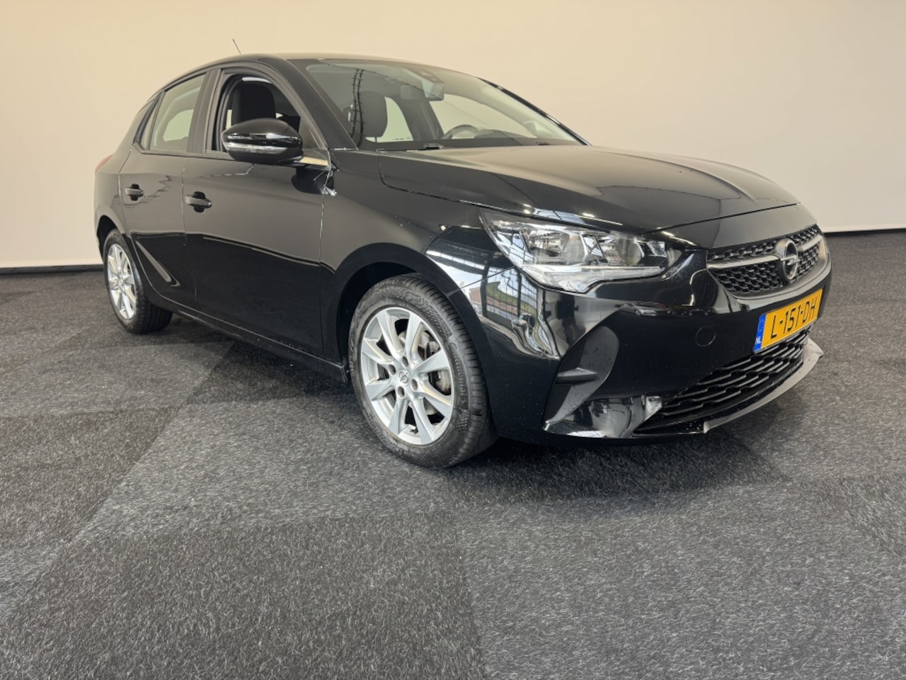 Opel Corsa - 1.2 Edition Car Play Airco - AutoWereld.nl