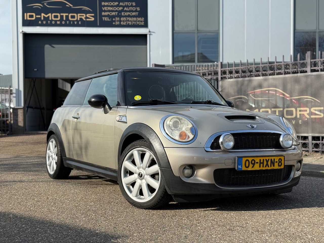MINI Cooper S - Mini 1.6 Chili Pano Navi Automaat nap apk cruise - AutoWereld.nl