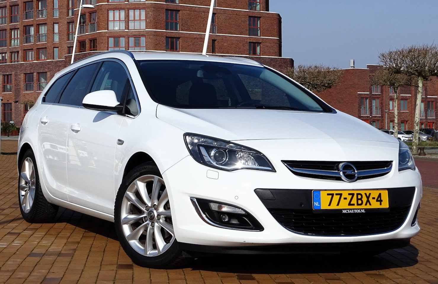 Opel Astra Sports Tourer - 1.6 Turbo Sport 180pk Leer Xenon - AutoWereld.nl