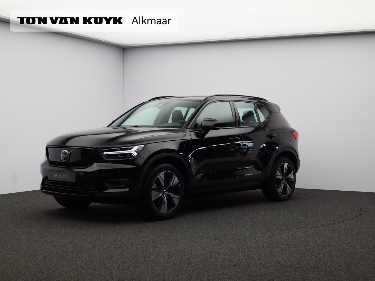 Volvo XC40 - Recharge P8 AWD R-Design / Trekhaak / 360 camera / Stoel+stuur+vorruitverwarming - AutoWereld.nl