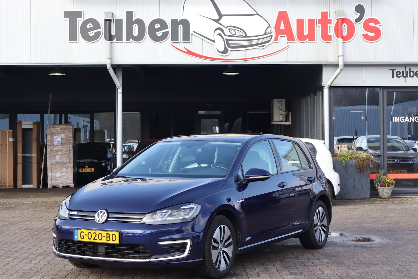 Volkswagen e-Golf - e-Golf SOH 92%, Cruise control, Navigatie, Apple Carplay, - AutoWereld.nl