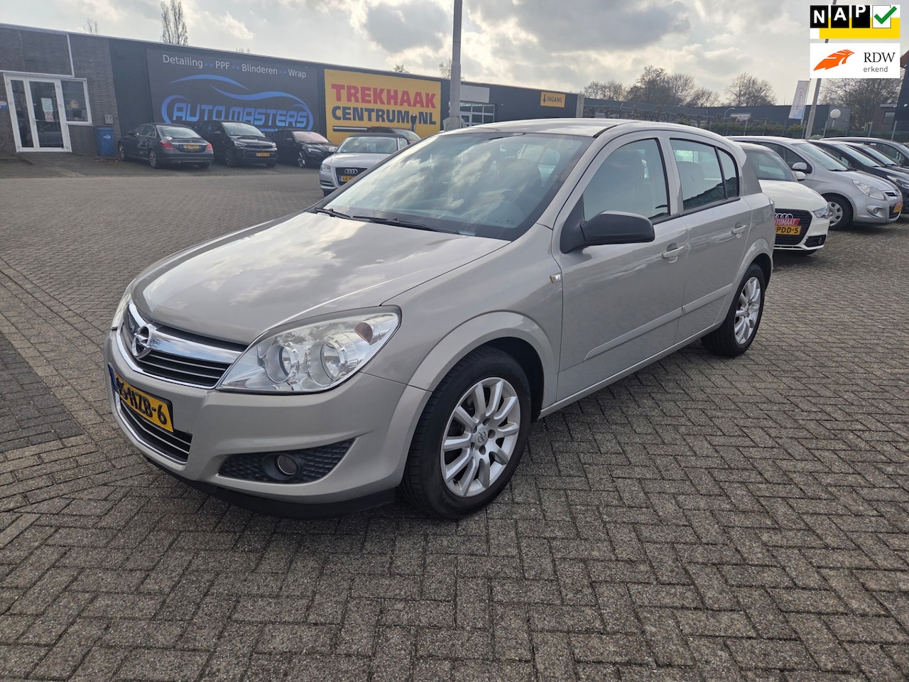 Opel Astra - 1.6 Temptation/CRUIS CONTROL/PARKSENSOR - AutoWereld.nl