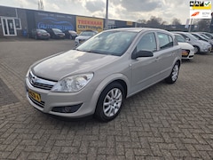 Opel Astra - 1.6 Temptation/CRUIS CONTROL/PARKSENSOR