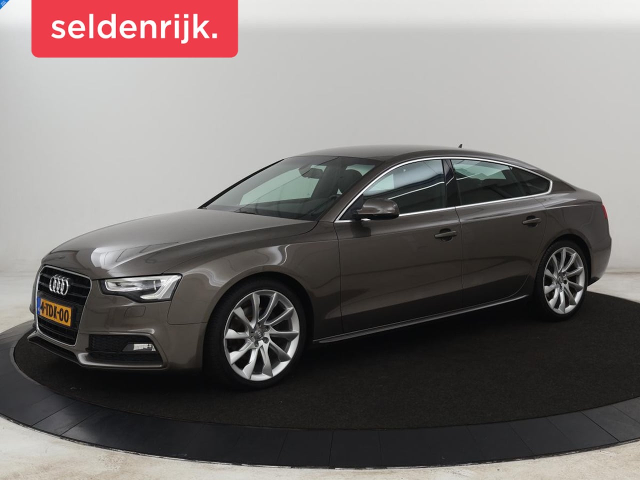 Audi A5 - 1.8 TFSI Pro Line S | Stoelverwarming | Leder/Alcanatara | Trekhaak | Bang & Olufsen | 19' - AutoWereld.nl